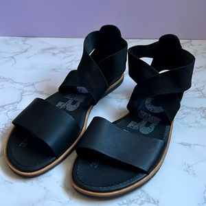 Sorel Sandals! BRAND NEW never worn.